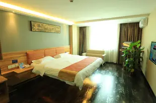 龍海驛贊酒店Yizan Hotel