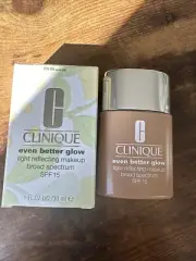 CLINIQUE EVEN BETTER GLOW SPF 15 LIGHT REFLECTING FOUNDATION 1 OZ CN 90 Sand