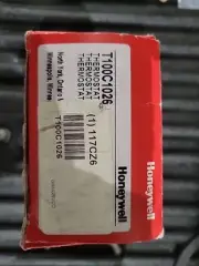 Honeywell T100C1026 Thermostatic Controller