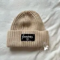 在飛比找蝦皮購物優惠-CHANEL 香奈兒 黑包Logo標籤亮片 毛帽 🧶