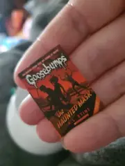 ZURU Mini Brands BOOKS Goosebumps The Haunted Mask