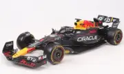 Bburago 1:24 Signature Series F1 2023 RB19 #1 Max Verstappen Model Car w/ Helmet