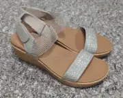 Skechers NWT Beverlee High Tea Luxe Foam Vegan Wedge Sandal Silver Taupe Sz 10