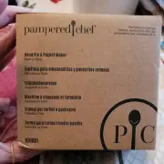 Pampered Chef Hand Pie and Pocket Maker New and Sealed in Box