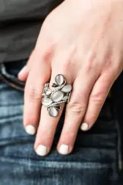 Paparazzi: Bliss Out - White Ring