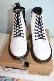 New DR. MARTENS 1460 J White Patent Leather Lamper Lace Up Zip Combat Boots Sz 3
