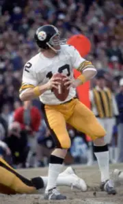 Quarterback Terry Bradshaw Of The Pittsburgh Steelers Nfl 1976 OLD PHOTO 8