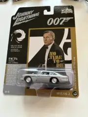 Johnny Lightning Pop Culture Release 2 Aston Martin DB5 007 No Time To Die