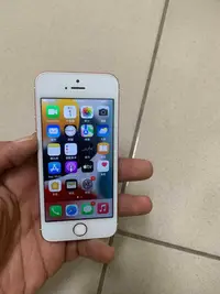 在飛比找Yahoo!奇摩拍賣優惠-二手蘋果 APPLE iPhone SE 64GB 4吋 (