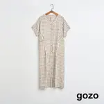 【GOZO】➤格紋V領開襟短袖洋裝(淺咖_F) | 女裝 V領 百搭