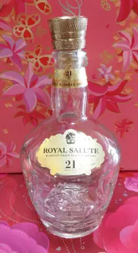 在飛比找露天拍賣優惠-還不錯滴♡♥~D704~Royal Salute皇家禮炮 2