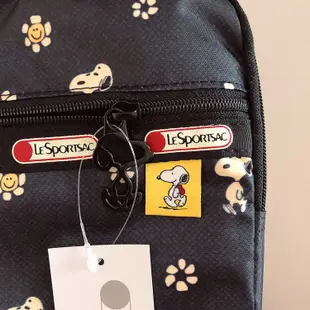 現貨LeSportsac x Snoopy B138 小花 手機包 斜背包 多夾層 內有卡夾 輕量 耐磨明星同款熱銷