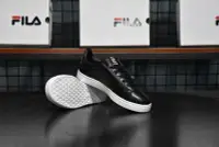 在飛比找Yahoo!奇摩拍賣優惠-FILA斐樂女板鞋FHT TT-COURT DELUXE網球