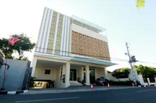 納加裏酒店Hotel Nagari