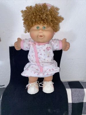 Cabbage Patch Kids 2004 Baby Girl Doll 14.5” Tall Red Curly Hair/Green Eyes EUC