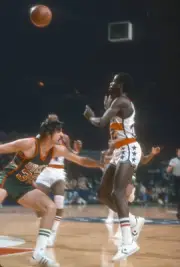 Brian Winters Milwaukee Bucks in action v Larry Wright Washington - Old Photo