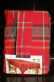 St. Nicholas Square Red Green and Gold Tablecloth 60 x 102" Oblong N14