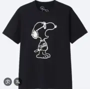 Snoopy m22 Kaws X Peanuts Collaboration T -Shirt Black Uniqlo