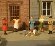 Bachmann HO Scale ~ New 2025 ~ Sidewalk People Figures ~ 33117