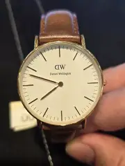 Daniel Wellington Leather Strap Quartz Analog Watch