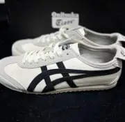 1183B391-200 Onitsuka Tiger Mexico 66 Vintage 'Birch Black'