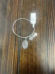 NEW NWT Alex and Ani Because I Love You Granddaughter II Silver Bracelet