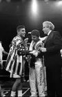 Oscar De La Hoya In The Ring V Clifford Hicks 4 Old Boxing Photo