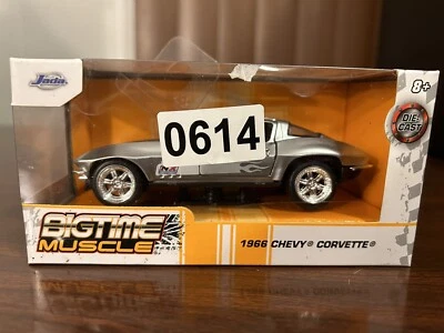 Jada Toys Bigtim Muscle 1966 Chevy Corvette 1:32 Diecast Car