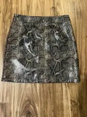 BooHoo Snakeskin Faux Leather Mini Skirt NWT Size 4