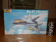 RUSIAN - Su-27 FLANKER, Fighter Jet, Plastic Model Kit, Scale 1/72