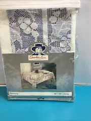 Quaker Lace Poinsettia 60” X 80” Oblong Table Cloth Classic Pattern New In Bag