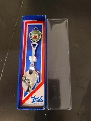NEW IN BOX STATE OF WASHINGTON SOUVENIR SPOON WA Apple Etched & Enameled By Fort