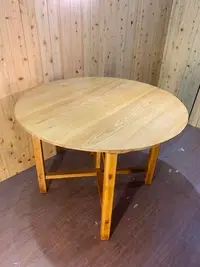 在飛比找Yahoo!奇摩拍賣優惠-老件古早餐桌 古董桌 檜木圓桌 折疊桌 剪刀腳圓桌 檜木Hi
