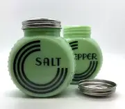 VINTAGE STYLE DEPRESSION STYLE JADEITE GREEN CIRCULAR ART DECO SALT PEPPER SET