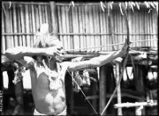 Queensland PNG Man aiming with a bow and arrow Pearls and savages - Old Photo