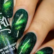 Starrily Pluto Emerald Green Gold Multichrome Magnetic Shimmer Holo Nail Polish