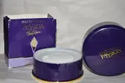 PASSION Elizabeth Taylor's perfumed dusting powder 2.6 Sealed