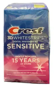 CREST 3D WHITESTRIPS DENTAL WHITENING KIT SENSITIVE 18 TREATMENTS EXPJA/25 NEW