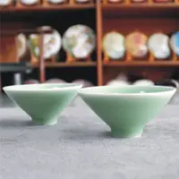 在飛比找蝦皮購物優惠-品茗茶杯 /龍泉青瓷《弟窯梅子青》斗笠杯(一對) 240元【