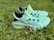 Nike Free Metcon 4 Cross Training Shoes CT3886-300 Size 10 Mint Foam-Ghost Green