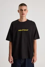 [Factorie] Factorie - Half Half Heavyweight Box Fit Graphic Tshirt - Hh black/contraband collage L HH BLACK/CONTRABAND COLLAGE