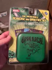 Incredible Aerocase and Gameface Set Marvel Naki