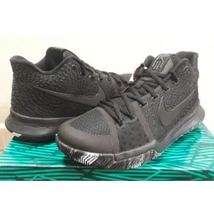 正品 NIKE KYRIE 3 Triple Black 爾文三代 膠底 籃球鞋 852396-005 男鞋 黑色