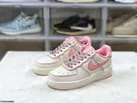 在飛比找Yahoo!奇摩拍賣優惠-NIKE Air Force 1 '07 Low 白粉 少女