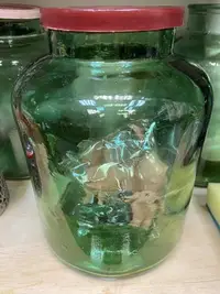 在飛比找Yahoo!奇摩拍賣優惠-{2} 古早 氣泡 玻璃罐 綠色 花瓜 醬菜罐+原蓋子/完整