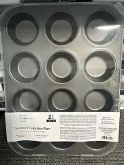 COVERED CUPCAKE PAN WITH COVER