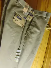 New Dockers Khaki Classic fit D3 Pants 33/32 flat front