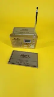 Vintage Lindt Chocolate /AM KK-521 2BAND Functional, w/antenna