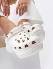 CROCS CLASSIC BAE GLITTER STUD WOMENS PLATFORM CLOG W8 US/ 38-39 EUR/ 6 UK
