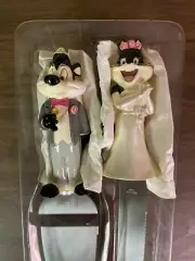 Pepe le Pew and Penelope Wedding cake server and knife NEW Vintage